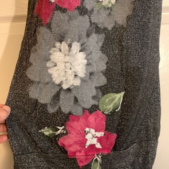 FANG, medium, tunic, sleeveless, rayon and metallic, beautiful floral design - Picture 5 of 11